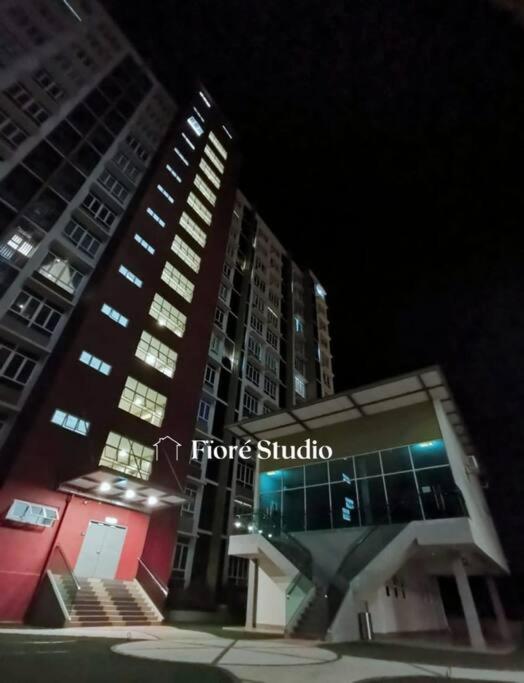 2-5 Pax @ Mahkota Valley Suite,