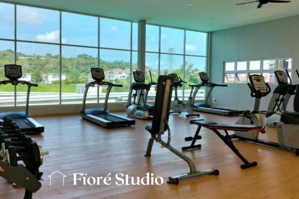 2-5 Pax @ Mahkota Valley Suite,